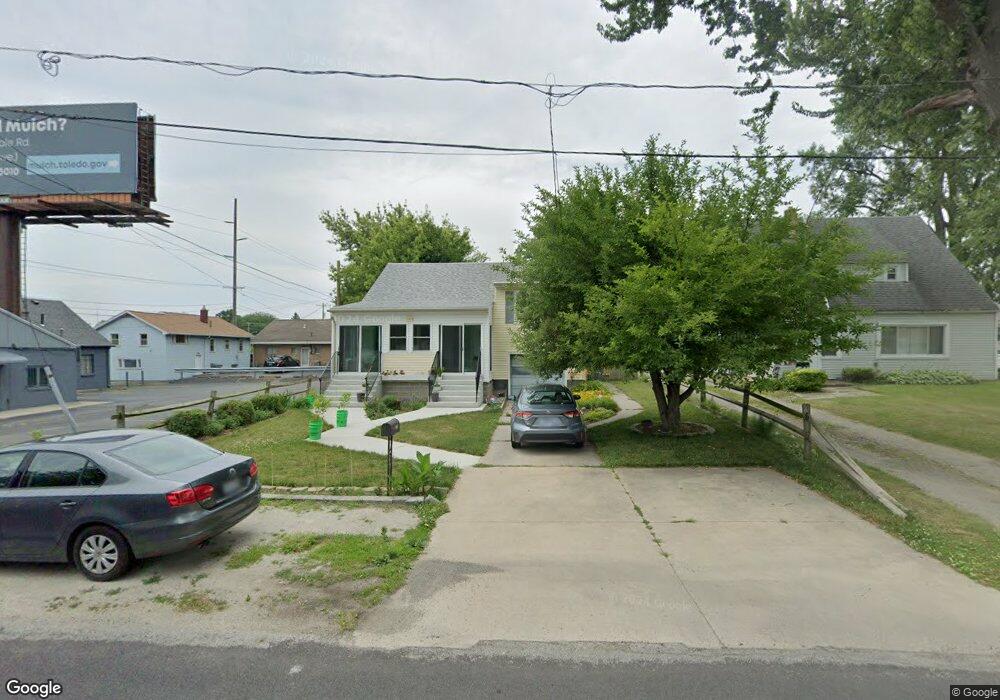 5015 Adella St, Toledo, OH 43613 - photo 1