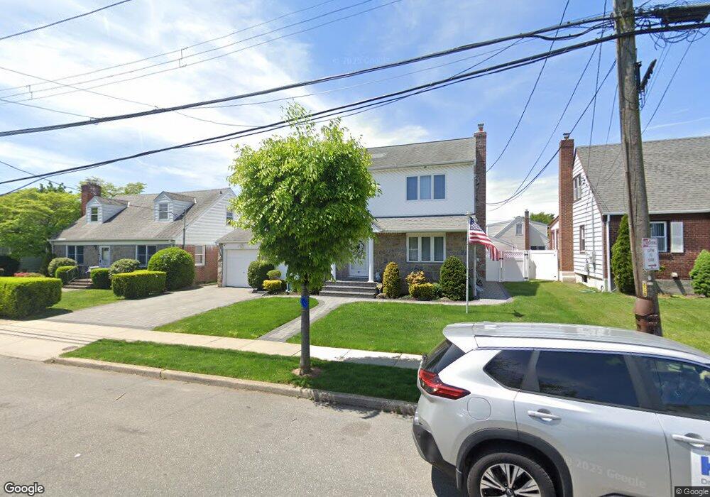 40 Ribbon St, Franklin Square, NY 11010 - photo 1