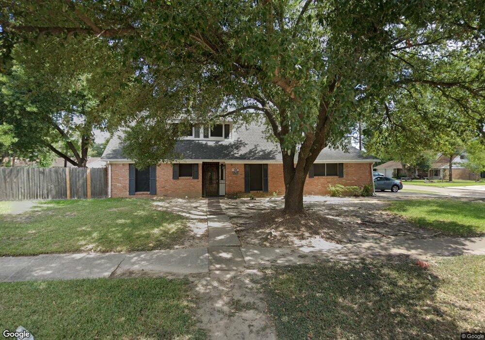 13935 Oak Leaf Ln, Houston, TX 77015 - photo 1