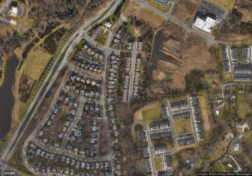 25243 Dunvegan Square, Chantilly, VA 20152 - photo 1