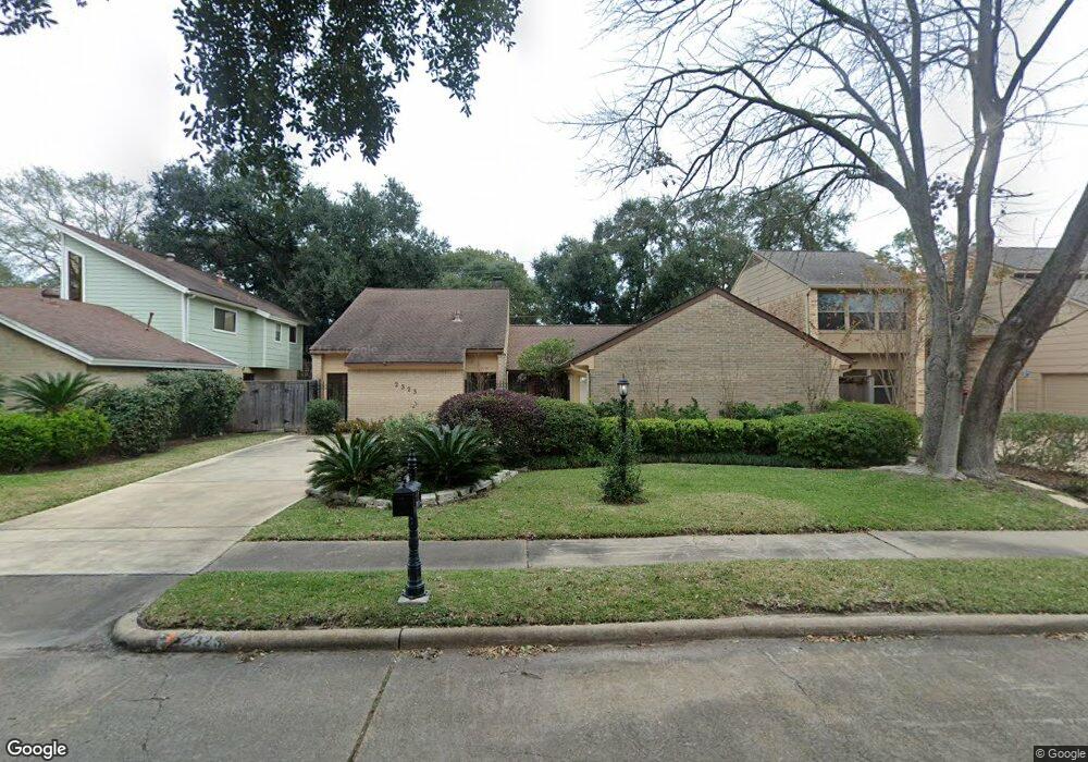 2323 Briar Branch Dr, Houston, TX 77042 - photo 1