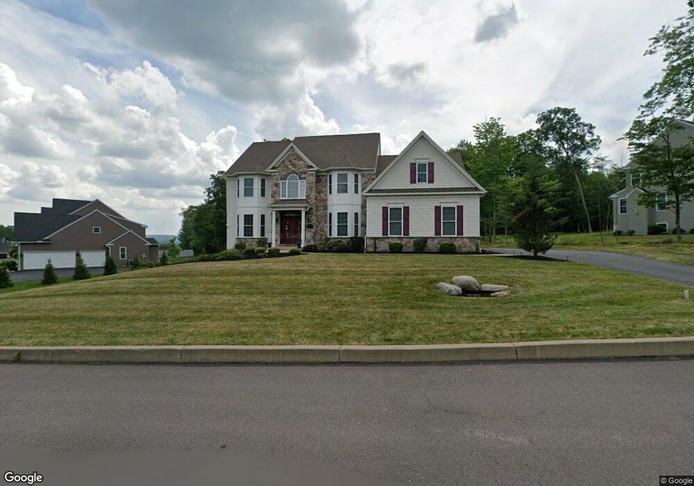 1153 Woodberry Dr, Mountain Top, PA 18707 - photo 1