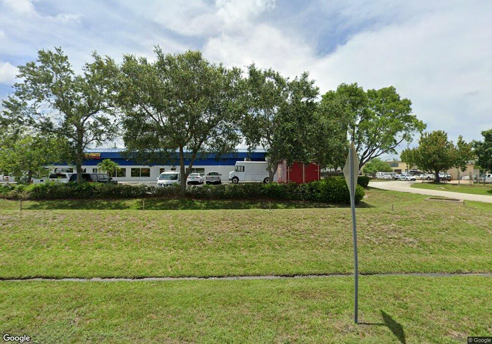 461 SW Thornhill Dr, Port St. Lucie, FL 34984 - photo 1