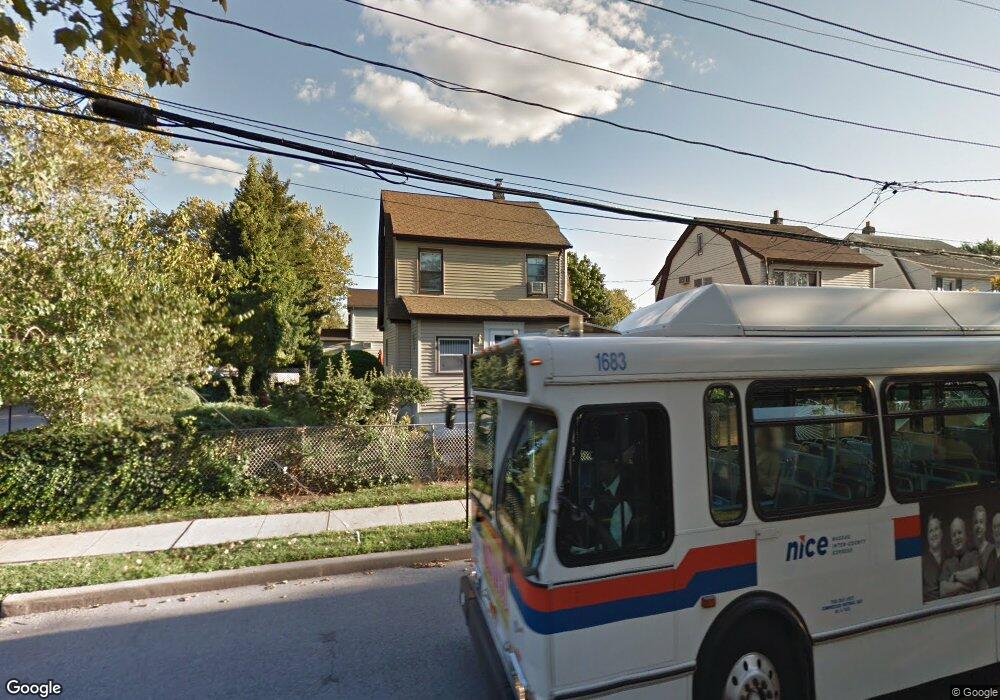 96 Roosevelt Ave, Valley Stream, NY 11581 - photo 1