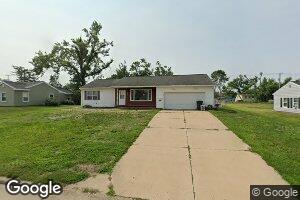 433 42nd St NE, Cedar Rapids, IA 52402