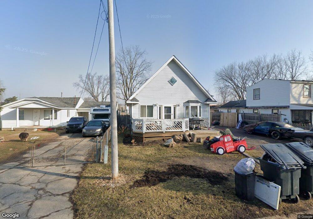 1034 W Boatfield Ave, Flint, MI 48507 - photo 1