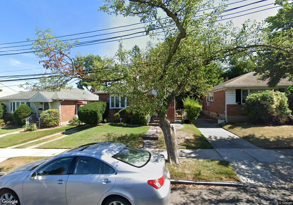 5829 260th St, Little Neck, NY 11362 - photo 1