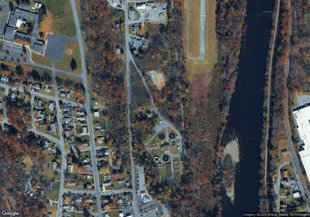 5409 Railroad St, Slatington, PA 18080 - photo 1