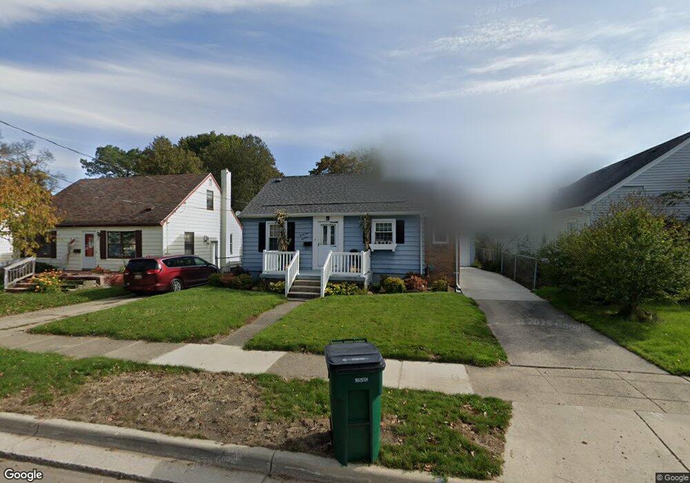 2113 Marion Ave, Lansing, MI 48910 - photo 1