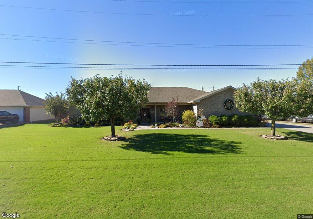 2108 S Oak St, Stuttgart, AR 72160 - photo 1