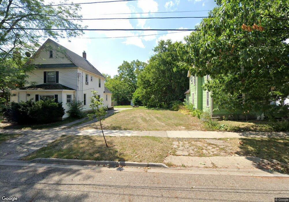 323 N Sycamore St, Lansing, MI 48933 - photo 1