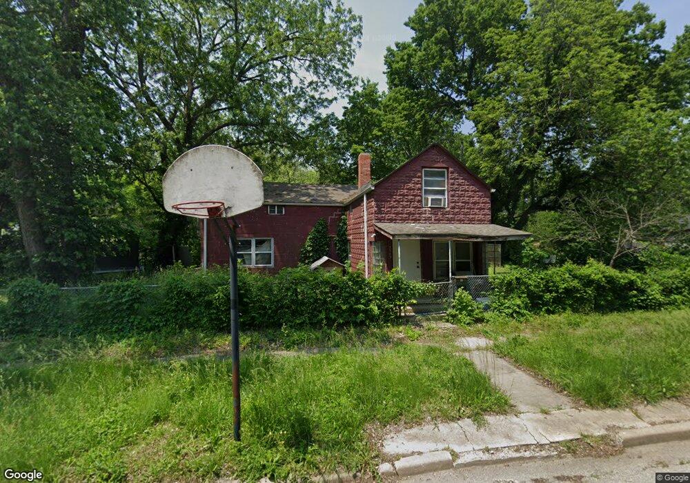 2315 SW Clay St, Topeka, KS 66611 - photo 1