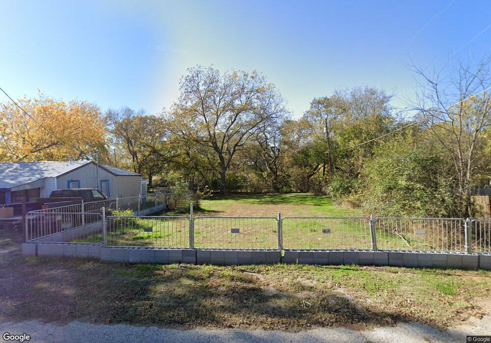 821 B St SW, Ardmore, OK 73401 - photo 1