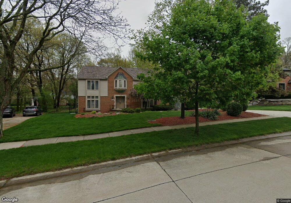 5081 Longview Dr, Troy, MI 48098 - photo 1