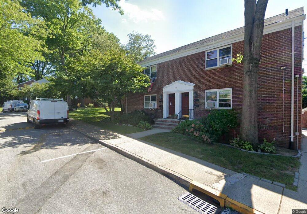560 Tuckahoe Rd unit 10B, Yonkers, NY 10710 - photo 1