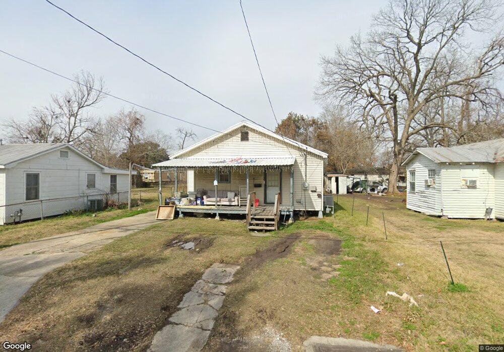 924 Weeks St, New Iberia, LA 70560 - photo 1