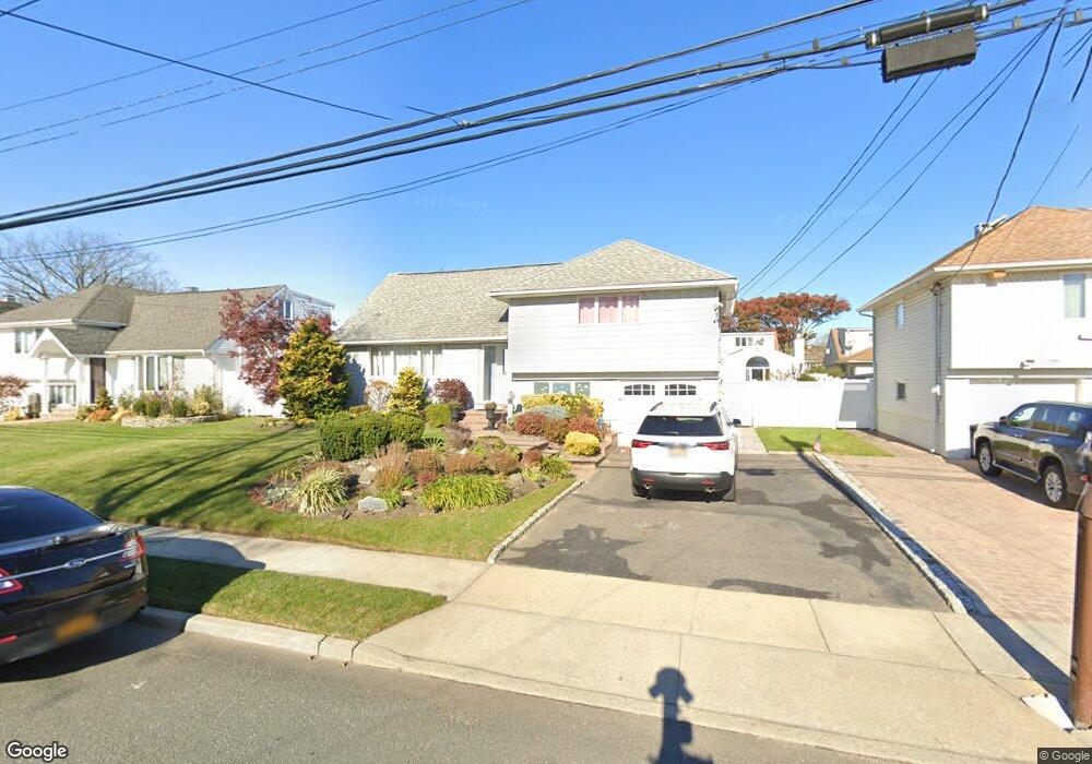 286 E Lexington Ave, Oceanside, NY 11572 - photo 1