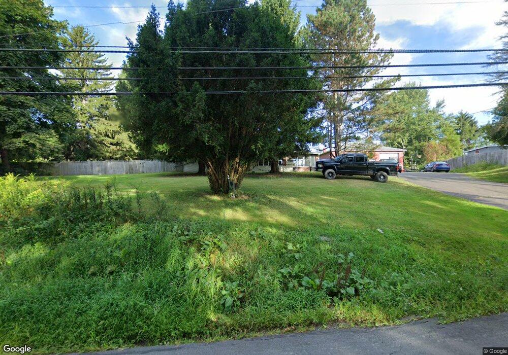 1075 Mountain View Dr, Dallas, PA 18612 - photo 1