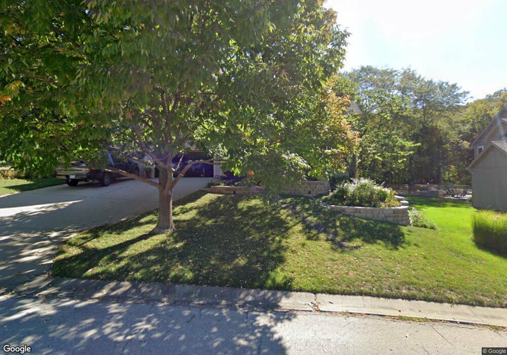 7105 Mullens Rd, Shawnee, KS 66216 - photo 1