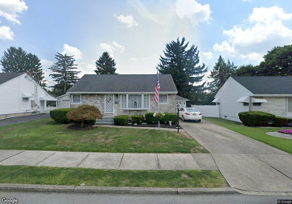 1553 Dale Ln, Bethlehem, PA 18018 - photo 1