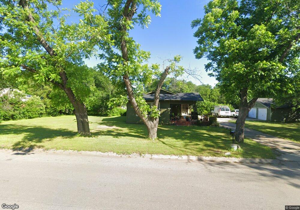 510 Poindexter Ave, Cleburne, TX 76033 - photo 1