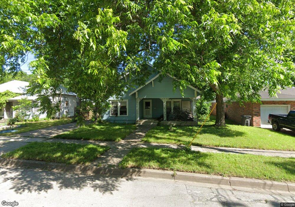 222 W Willingham St, Cleburne, TX 76033 - photo 1