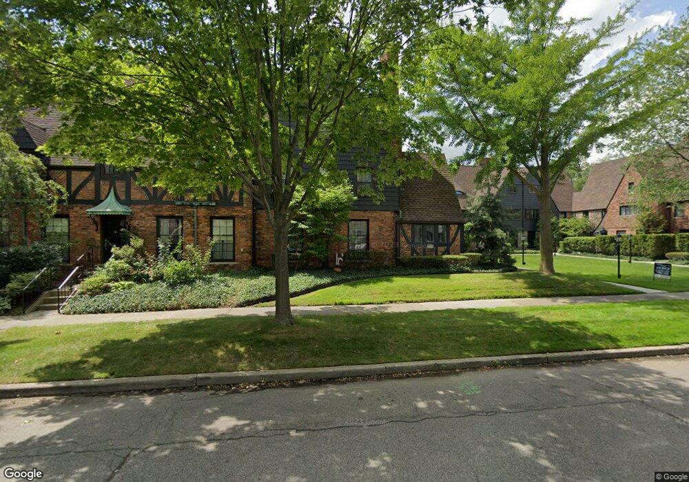 323 Rivard Blvd, Grosse Pointe, MI 48230 - photo 1