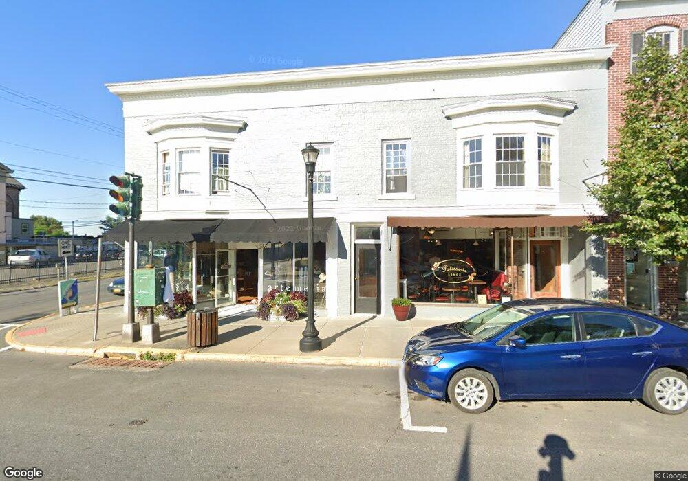 502 Warren St unit A, Hudson, NY 12534 - photo 1