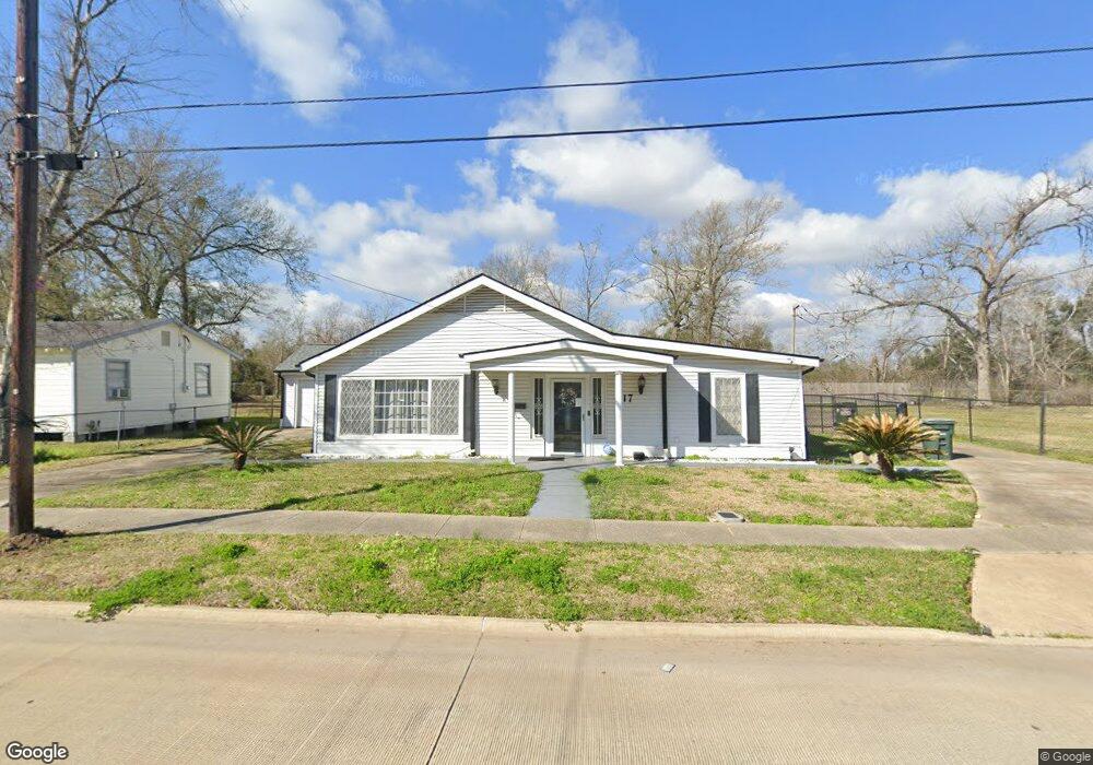 717 N 1st Ave, Lake Charles, LA 70601 - photo 1