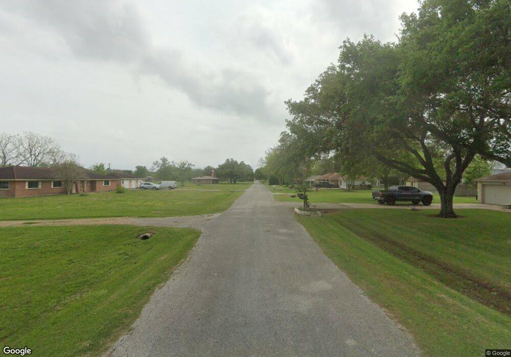 18 Trinity St, Bay City, TX 77414 - photo 1