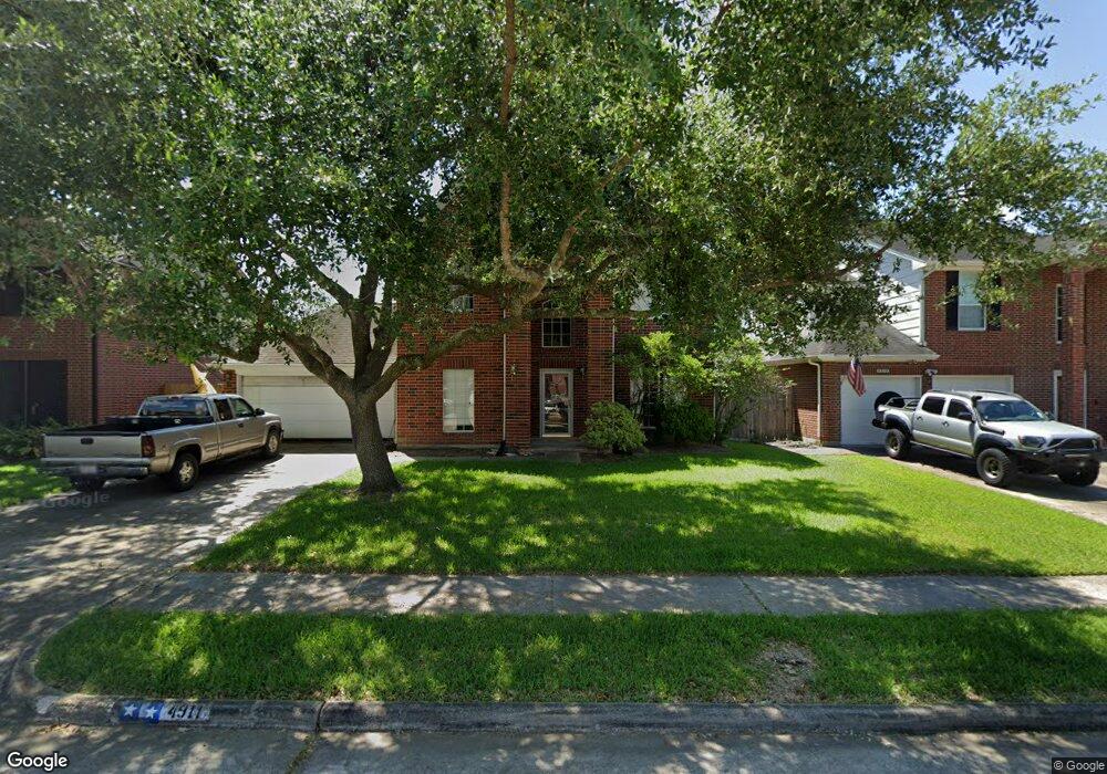 4911 Five Knolls Dr, Friendswood, TX 77546 - photo 1