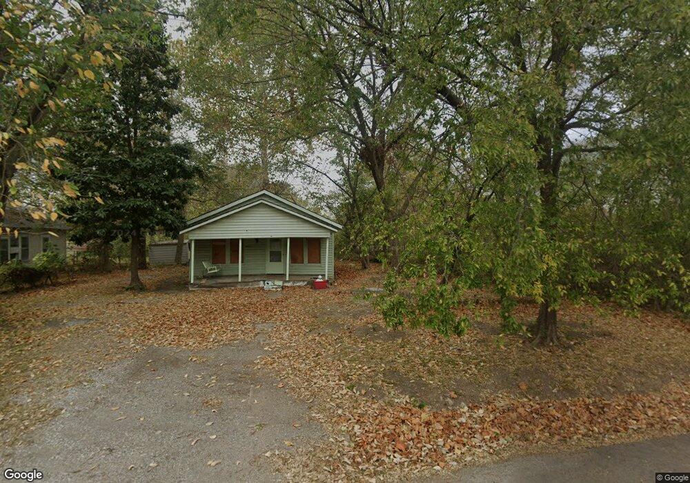 706 N Muskogee Ave, Okmulgee, OK 74447 - photo 1