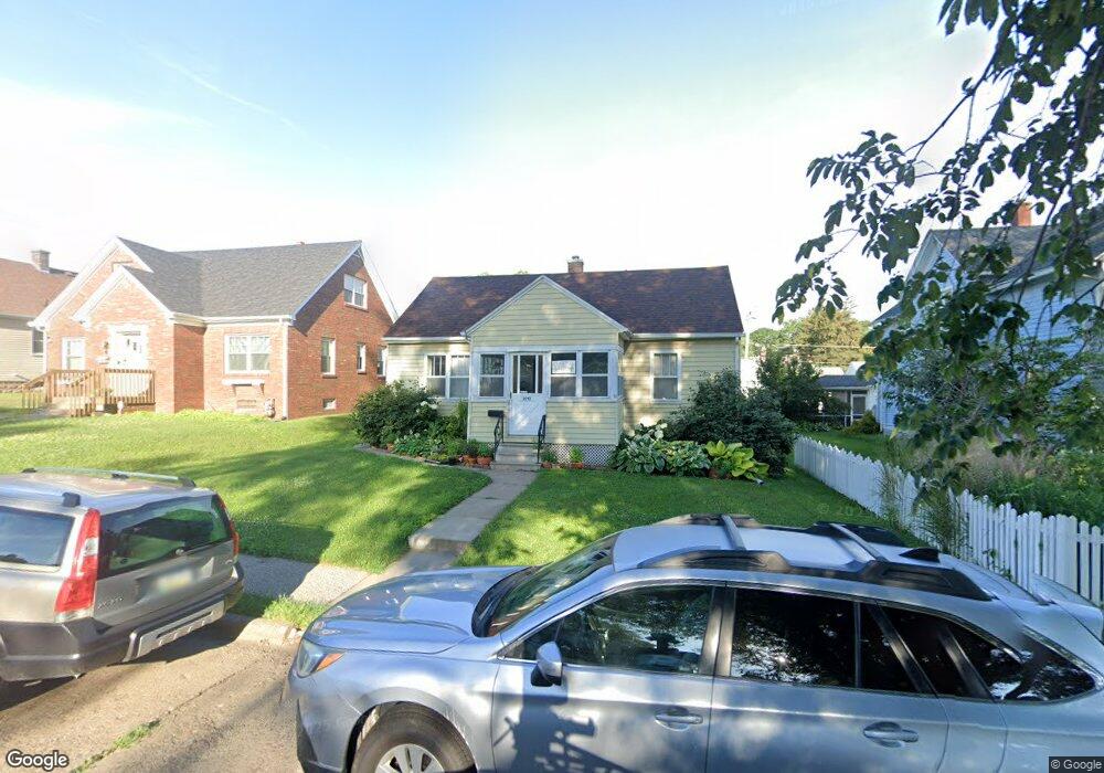 2212 N Howell St, Davenport, IA 52804 - photo 1