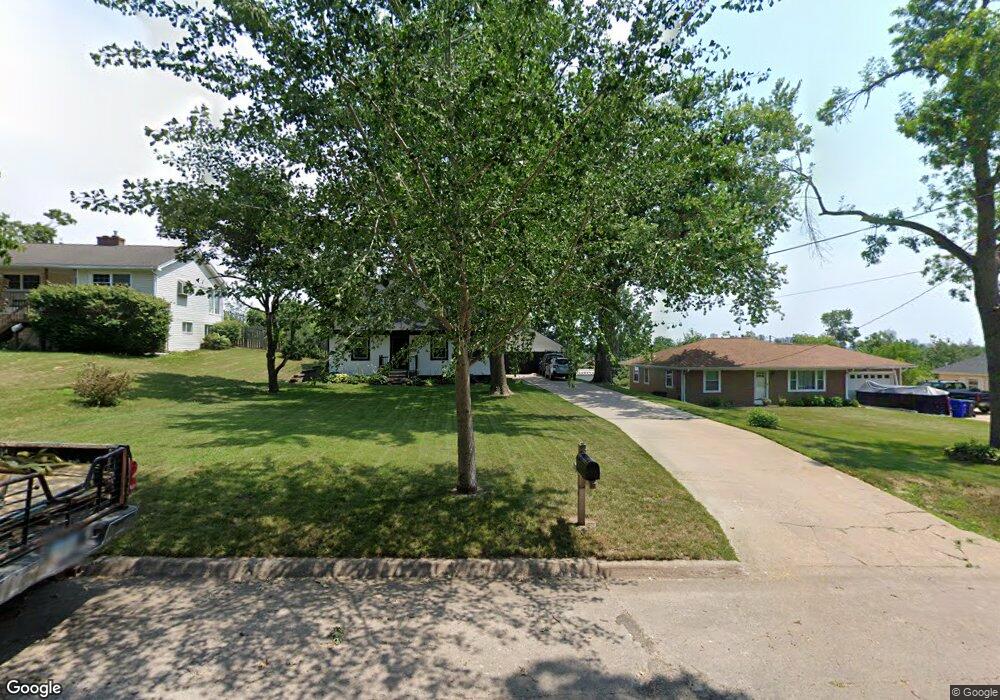 1649 11th St NW, Cedar Rapids, IA 52405 - photo 1