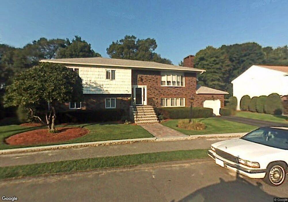 48 Fieldstone Dr, Stoneham, MA 02180 - photo 1