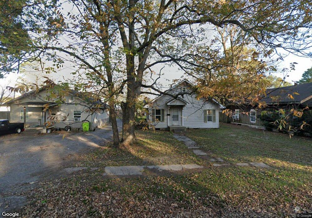 209 S Wood St, Stuttgart, AR 72160 - photo 1