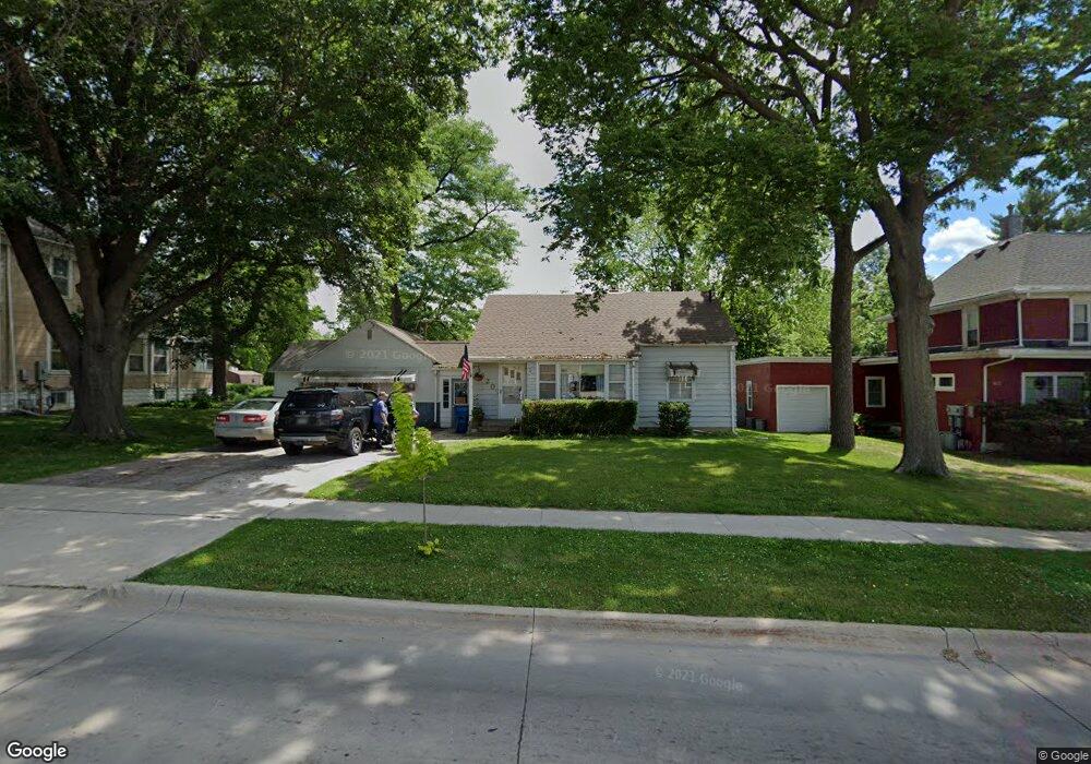 1916 College St, Cedar Falls, IA 50613 - photo 1