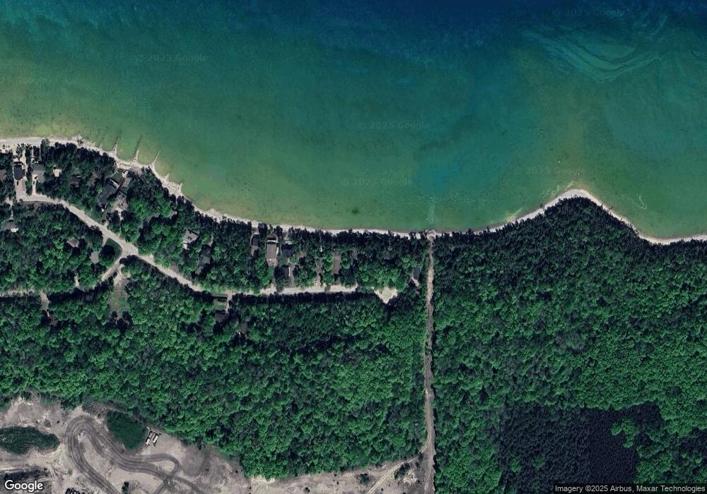 6069 9 Mile Pointe Dr, Charlevoix, MI 49720 - photo 1