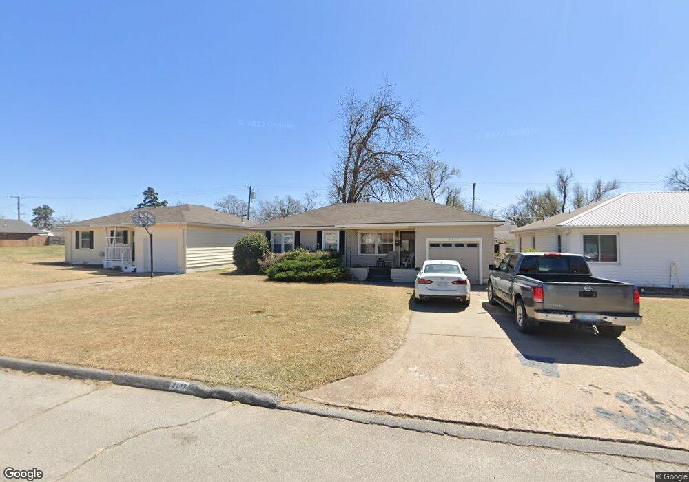 2117 W Maple Ave, Enid, OK 73703 - photo 1
