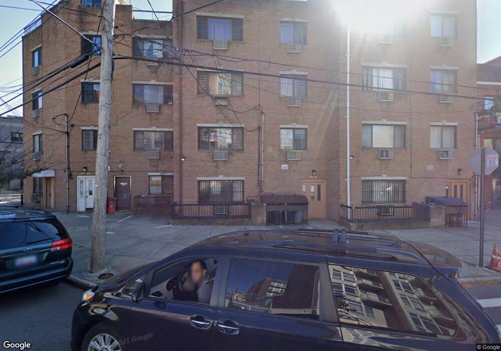 32-01 Leavitt St, Flushing, NY 11354 - photo 1