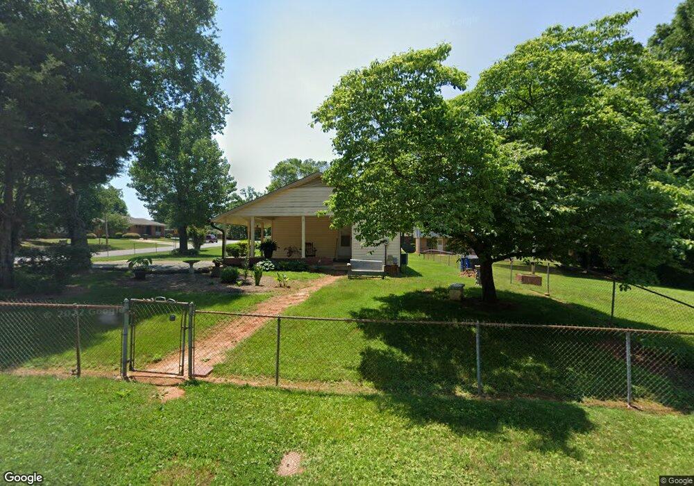 1304 Rolling Ln, Statesville, NC 28677 - photo 1