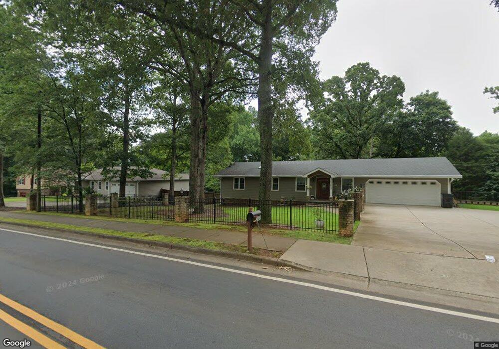 3580 Robinson Rd NE, Marietta, GA 30068 - photo 1