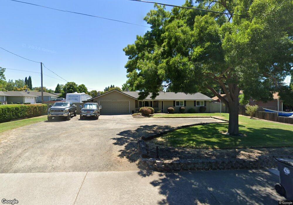 2702 E McAndrews Rd, Medford, OR 97504 - photo 1