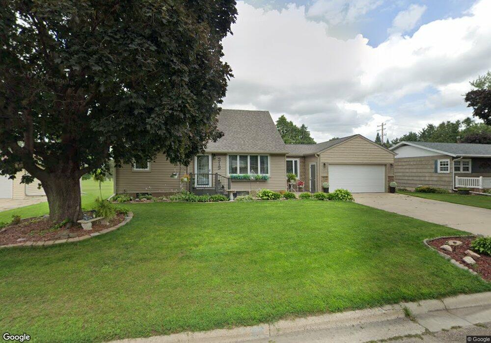 215 E Richway Dr, Albert Lea, MN 56007 - photo 1