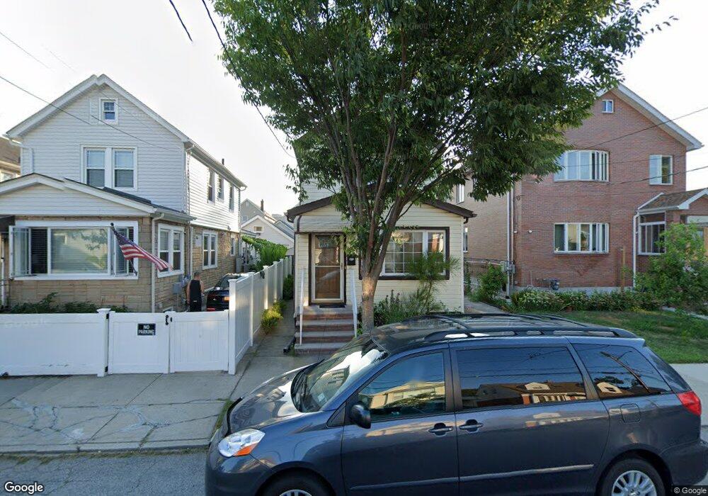 8022 161st St, Jamaica, NY 11432 - photo 1