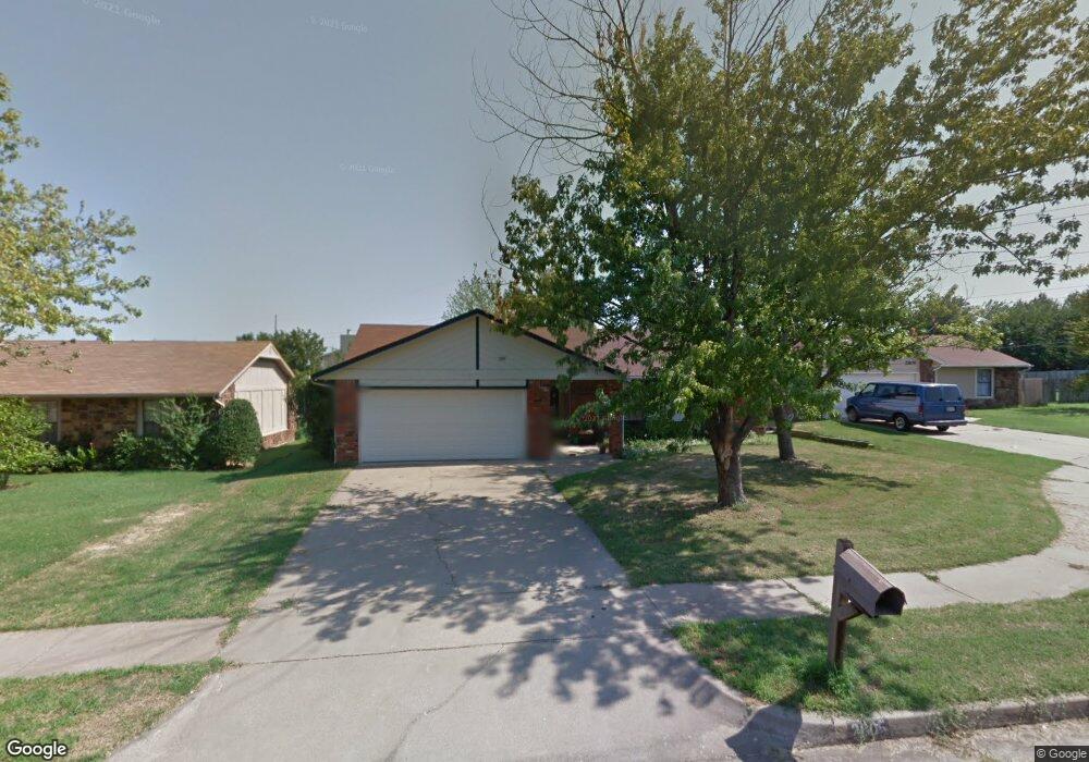 2805 S Narcissus Ct, Broken Arrow, OK 74012 - photo 1