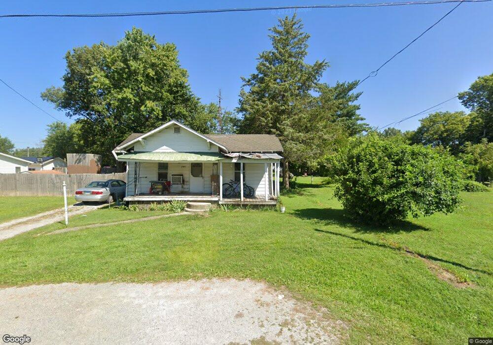 1904 W Chestnut St, Harrisburg, IL 62946 - photo 1