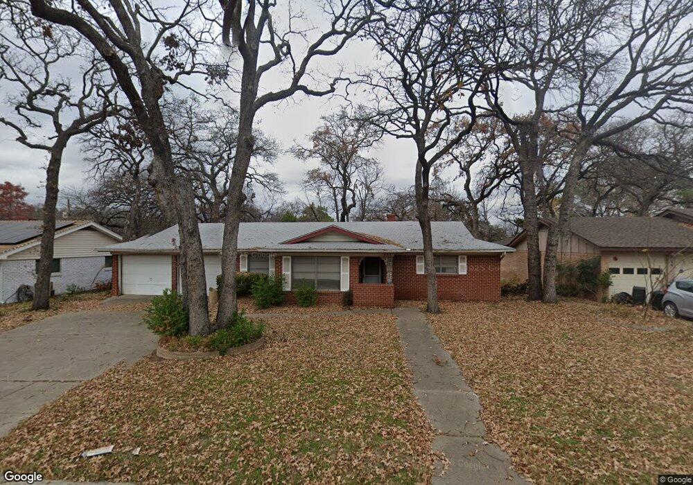 720 Edgehill Dr, Hurst, TX 76053 - photo 1