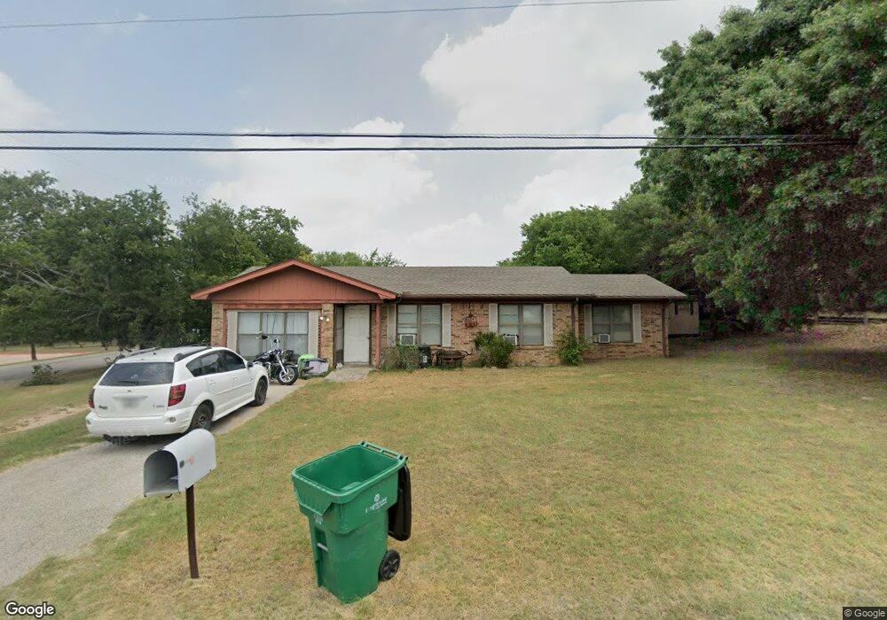 706 W Mulberry St, Decatur, TX 76234 - photo 1