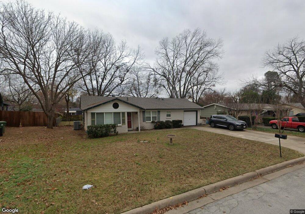 717 Oak Dr, Hurst, TX 76053 - photo 1